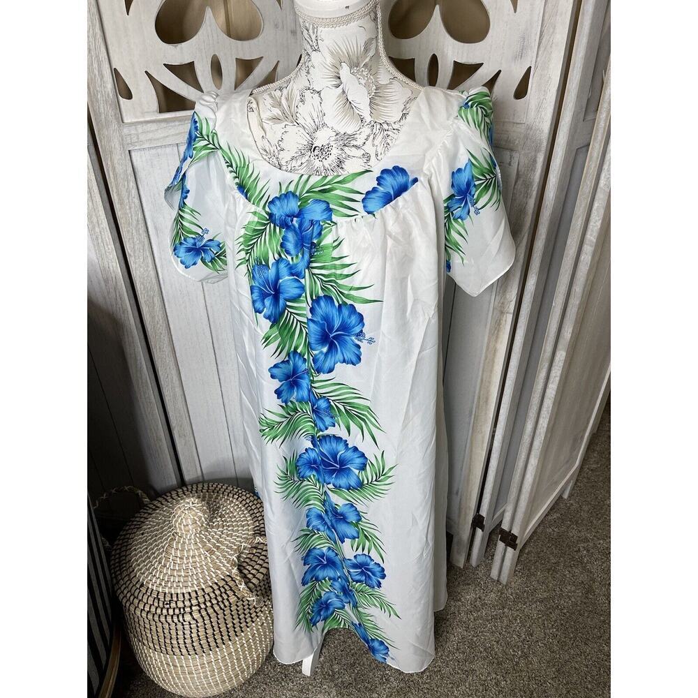 Royal Creations White Hawaii Size Large Blue Hibiscus Midi Muumuu Dress